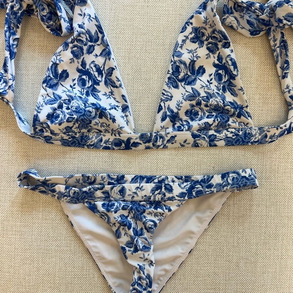 Lovers and Friends blue and white suit - Picture 2 of 2